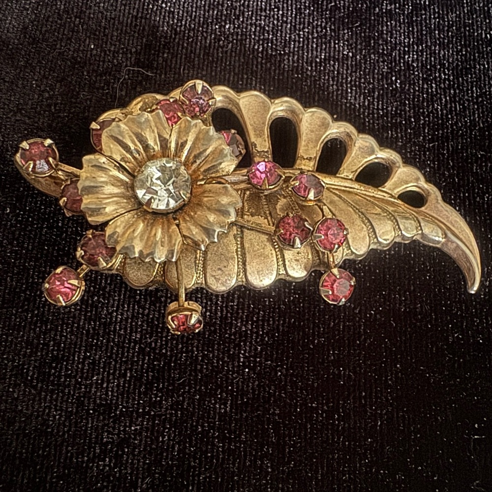 Vintage Paisley brooch
